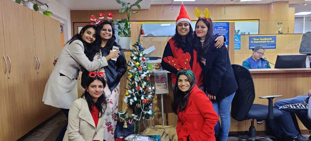 centreoflearnin's tweet photo. Few moments from COL Christmas celebration!

#thomascookcentreoflearning  #thomascookindia  #allabouttravel #tci #tccol #col #colstudents #collife #centreoflearning #lasteventoftheyear2019 #colcelebration  #noidacelebration #noidabatch #xmas2019 #christmascelebration #fun https://t.co/MbiVp5o8GK