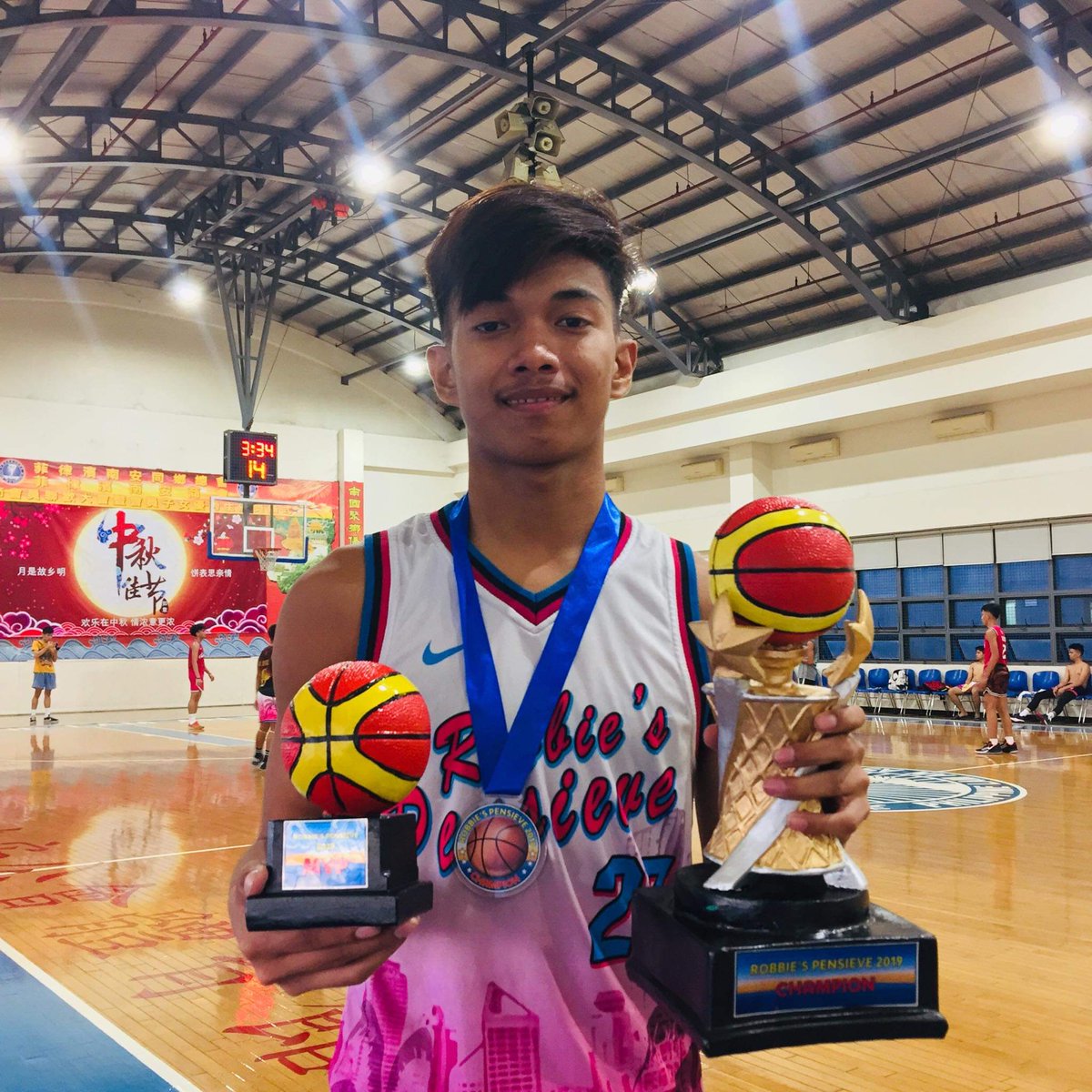 _anz3lmo's tweet photo. Thanks G! 💯🏀 https://t.co/GVyKBrG9SK
