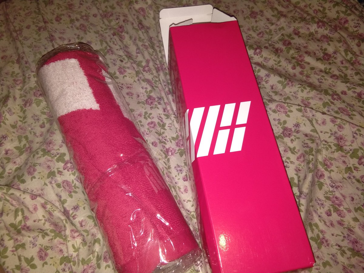 sksj0116's tweet photo. 1st time ko manalo sa raffles. WAAAH YES 2 EVENTS ๐ญ๐ญ๐ญ๐ญ Thank you so much sa iKON Cheering Towel @LAFJiwon and sa Surf With Me totebag @konsleeve ๐๐๐
HAPPY BIRTHDAY KIM JIWON! ๐
#BeautifulBOBBYDay
#WannaBeWithYouBobby
#SecretsWithBobby https://t.co/tMe4otalAk