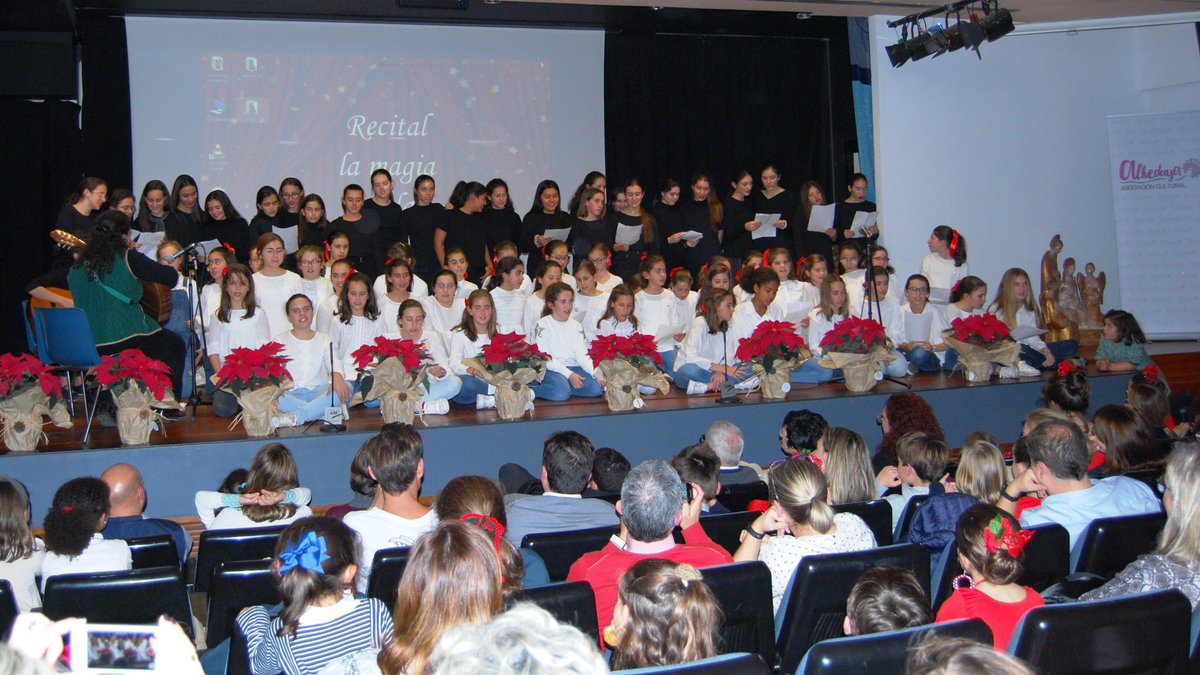 Albedayaac's tweet photo. Espectacular puesta en escena de @Albedayaac en Caja Murcia #NavidadenMurcia #familias gracias a todos los que apoyasteis el evento 💫💫 https://t.co/npHOVXD4IE