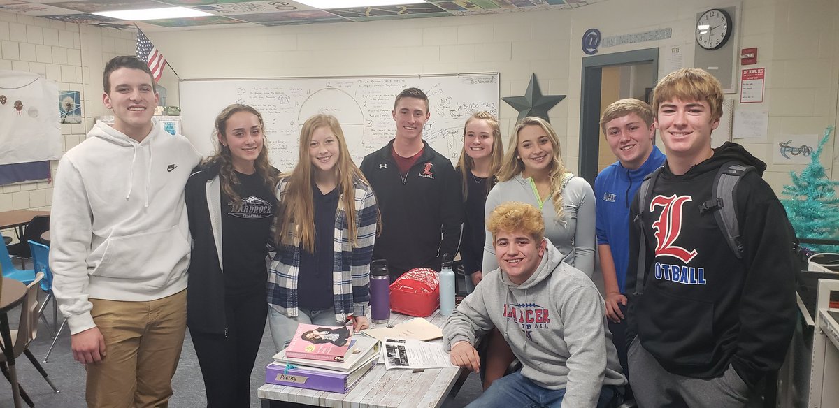 LiteraryLancer's tweet photo. What a day! #GiftOfWords ,pep rally, LHS carolers, and 2019 #HolidayHomecoming for alumni!
As 2019 comes to a close (a year that I am glad is over),I am thankful for the friends, family, coworkers, and students that have been a part of my journey. Much love!❤Happy Holidays https://t.co/HprYl0oE3i
