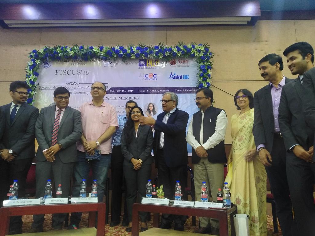DeepakRKhemani's tweet photo. Moderated a panel discussion on Beyond the orthodox
New policies for the 5 #Trillion #Dollar #economy
with @kaul_vivek @arun_thukral #PakajJaju #SharadKumar #DevangMehta #SangeetaPandit @simsree Finance Forum https://t.co/IaVFzyAjFl