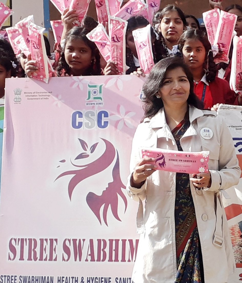 Health & Hygiene is the most important & Priority aspect for the development of rural #adolescentgirls. Free distribution of Sanitary napkins by #CSC, #Digital village Susnigaria_ #Jharkhand. Thankful to @CSCJharkhand @dintya15  @CSCegov_ @DCEastSinghbhum
@vinay_sharma6 @PRDJSR