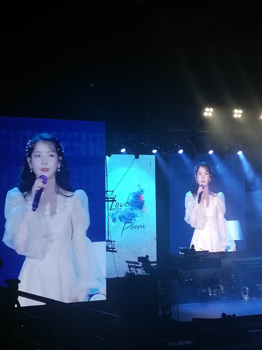 kmaniamy's tweet photo. IU was so cute and pretty and just awesome! KUAENA means cute said IU
#IU #IULovePoemInKL #IULovePoemInKL #LeeJiEun #μμ΄μ #KMania #kmaniamedia #GalaxyGroup #Kuaena https://t.co/0QHfA2uOc7