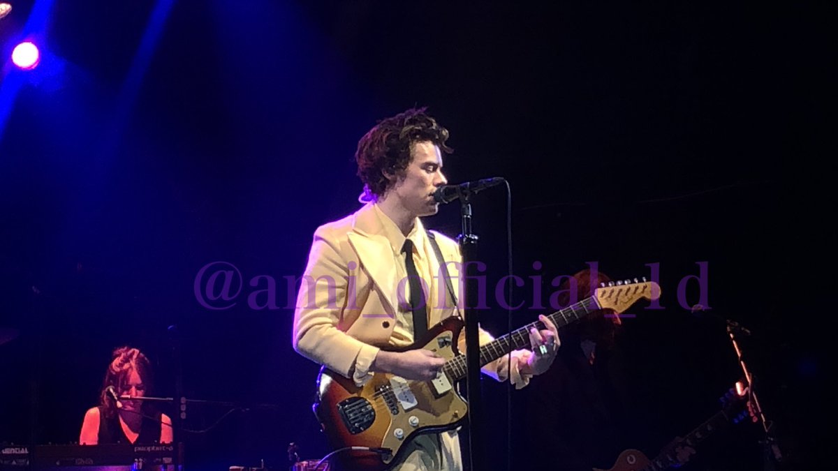 ami_official_1d's tweet photo. Harry Styles FINE LINE secret show in London🇬🇧
留学中にこんなに素晴らしい体験ができると思ってもいませんでした。一秒一秒忘れたくないぐらい素敵な時間でした。そして改めてHarryが世界で一番好きだなと感じる時間でした。
#FineLine
#FineLineLondon https://t.co/0UgBFUEOd6
