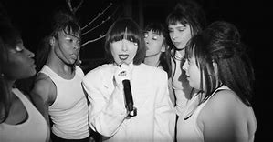 JamesStoorie's tweet photo. James Stoorie's 'Albums of Joy' 2019.
Karen O & Danger Mouse 'Lux Prima': a slinky, effortless album of twilight prog-disco with a little dash of Motown. Yes, that good.
#luxprima #kareno #dangermouse #bestalbums2019 https://t.co/pITf2mE7Ip