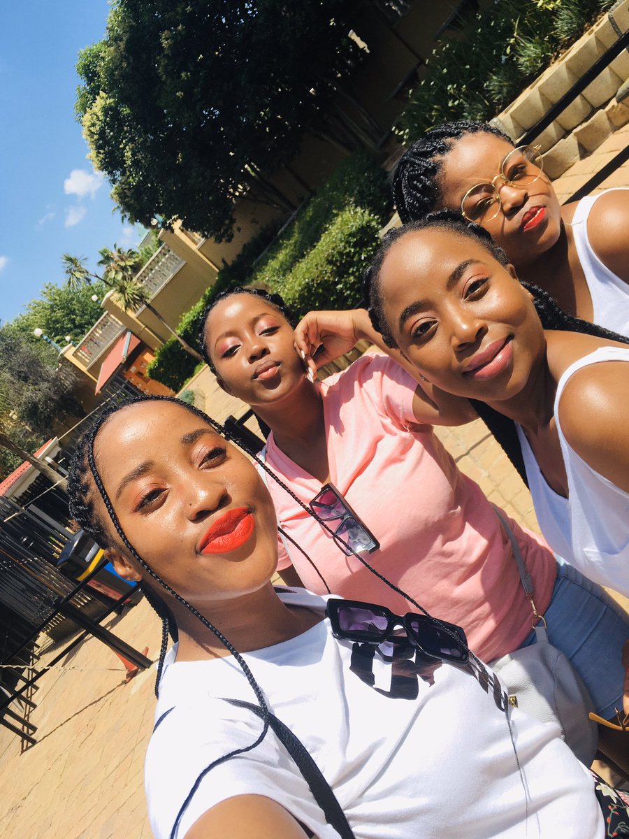 smiley_celly's tweet photo. How soon is too soon to start ka bo “take me back” because the girls trip was EVERYTHING 💯😍🔥🎡🏝🍸👙💄 https://t.co/mxgf4BCBUT