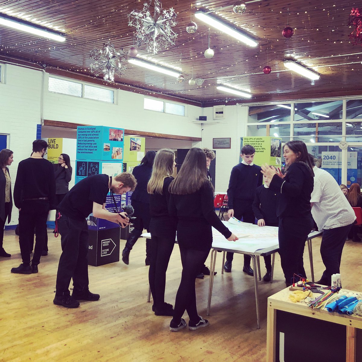 VoicesLives's tweet photo. @focuscentre getting into the Christmassy spirit last week with the talented and inspiring young people of @Gala_Academy | we were also visited by @ClydesdAileen the Cabinet Secretary for Communities and Local Government https://t.co/lxbmavkgjd