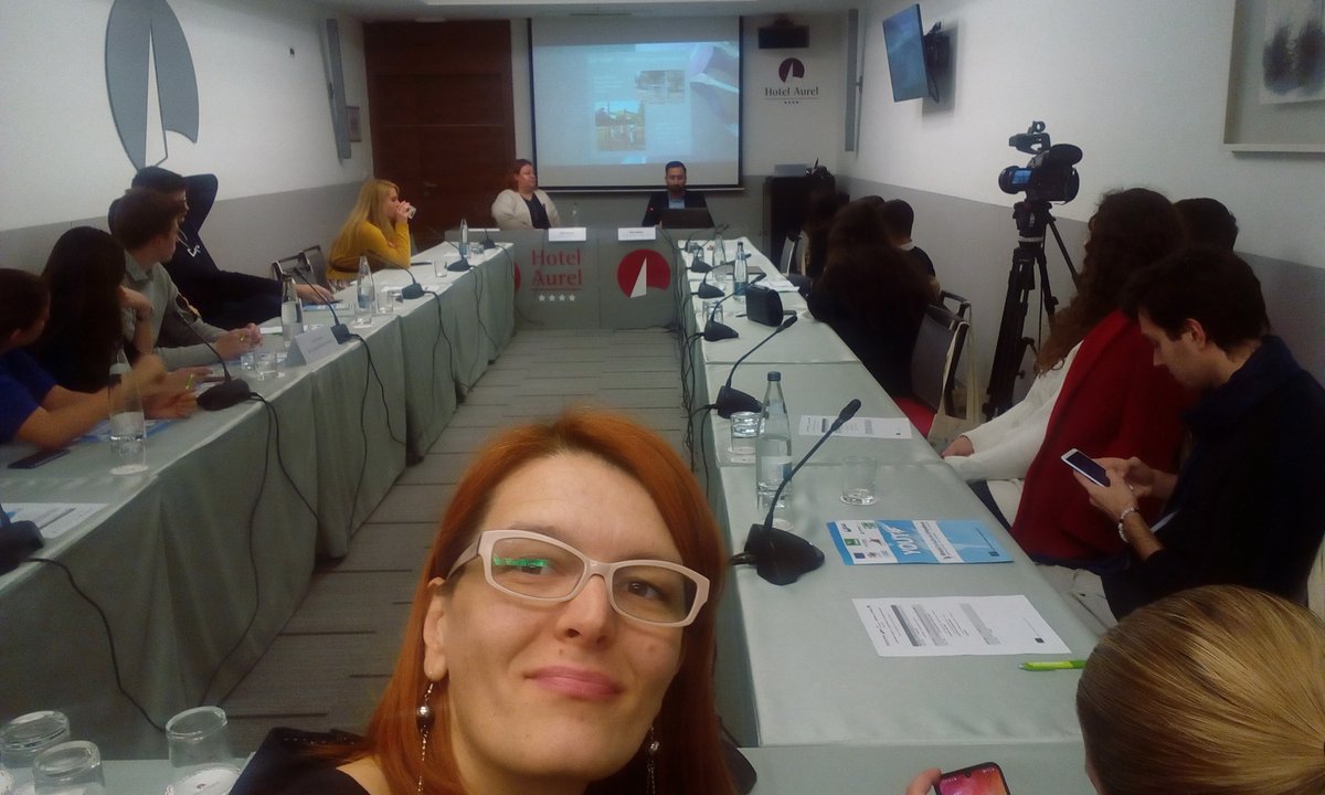 saskazek's tweet photo. Malo atmosfere sa Okruglog stola "Učešće mladih u Crnoj Gori" 
#ybh4wbt #mladicg #participacija #istrazivanja #mladi @FondacijaDivac @nvo_prima https://t.co/UHPjOJQXLq
