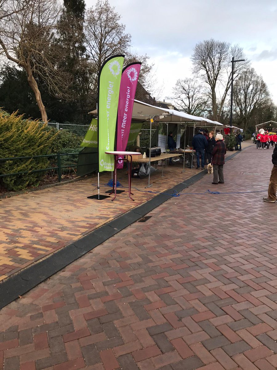We zijn er klaar voor! Tijdens de feestelijke heropening van de Rijksstraatweg in Voorst vertellen wij de inwoners meer over ErnergieMarke. Lokaal opwekken en lokaal verbruiken, voor en door de inwoners.

Meer weten over EnergieMarke? Lees de case hier: hve-nl.com/portfolio/ener…