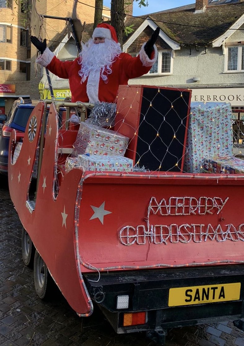 Father Christmas has just arrived in Bonn Square, Oxford! 

Come down, bring your Christmas lists and have a chat and a photo with the big man himself 🎅