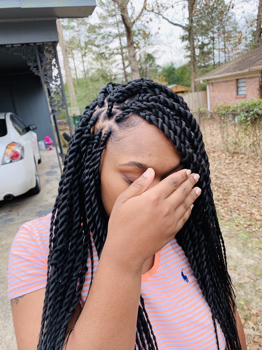 AshaleiU's tweet photo. Shout Out to my favorite person in my family @AshayliT ! Thanks for allowing me to get you right for the Holidays. I love you and your hair !π₯΅β€οΈ#UniqueBeautyBraids #LicensedCosmo
#SenegaleseTwist β¨π₯πͺ https://t.co/RwkTPwSB04