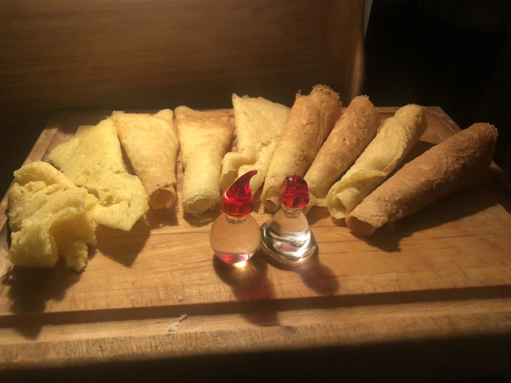 lisov's tweet photo. Linn’s #krumkaker ! Half the batter was used on uselessness ! But eventually got somewhere tolerable https://t.co/Ii0NqIXKoE