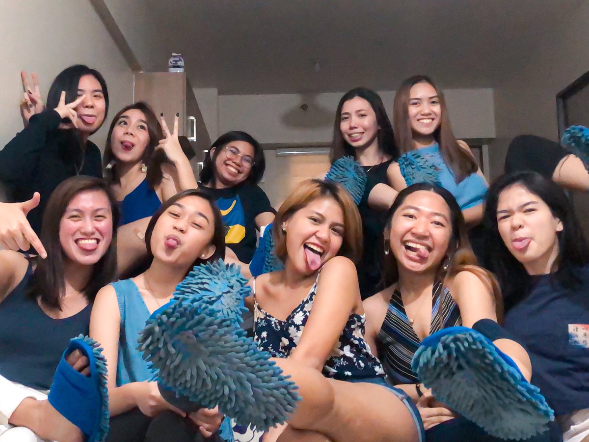 edna_bold's tweet photo. merry christmas from the blue-ming hoes @carolyn_diablo #hsforever ☃️ https://t.co/Z3Oi7bVkgu