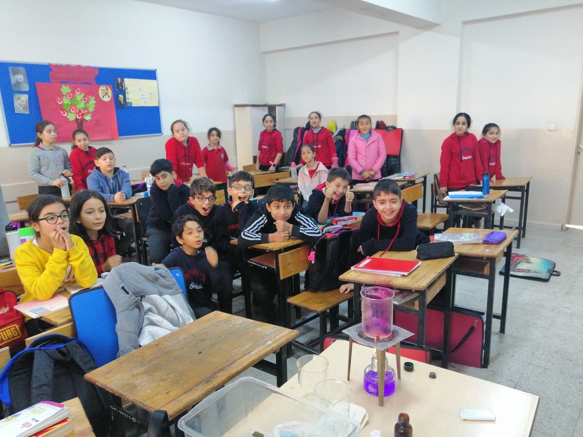 nerimanmutlu's tweet photo. İyotun Süblimleşmesi Deneyi 5E sınıfı https://t.co/ReWZN1P9jL