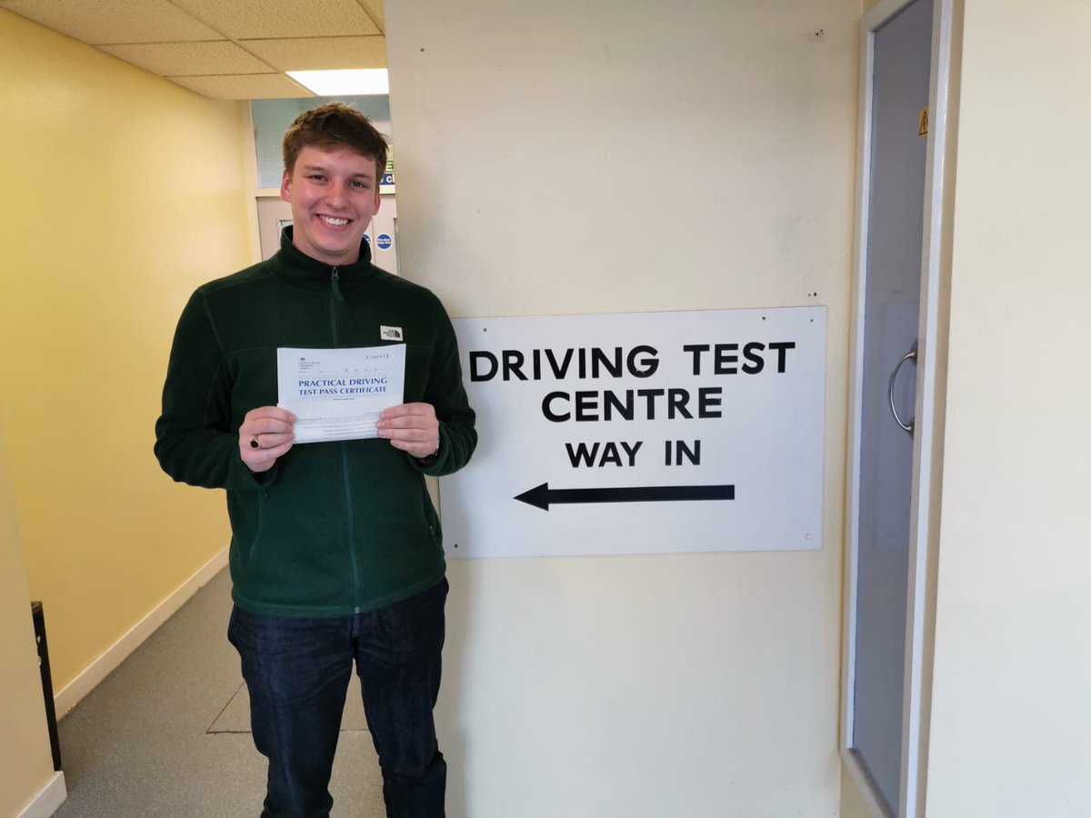 EmergingLeft's tweet photo. Itโs nearly Christmas & weโve already got a gift.. a glowing testimonial from @george_ezra : โIโd recommend Emerging Left to anybody that wants to learn to drive.โ See: https://t.co/jtZPllDn8o #emergingleft #bestinstructors #drivinglessons #georgeezra #london #hertfordshire https://t.co/BH8E7pNWDH