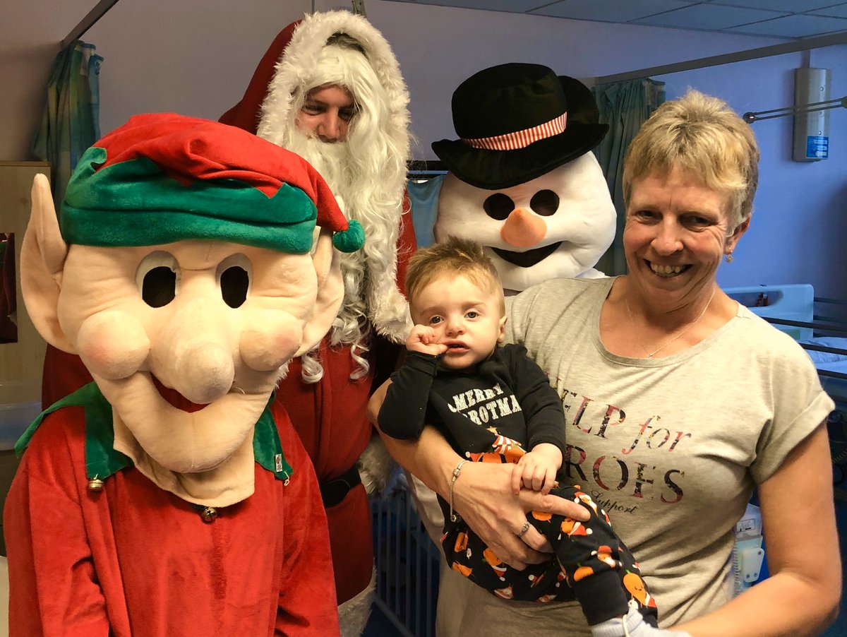 ChepRoundTable's tweet image. Fantastic time at The Royal Gwent Hospital Children’s Ward today delivering presents to all the wonderful children. So much respect for the staff who have to brave this every day. Some heart wrenching sights but lovely to make their day with a gift from Santa. #MerryXmasNHS