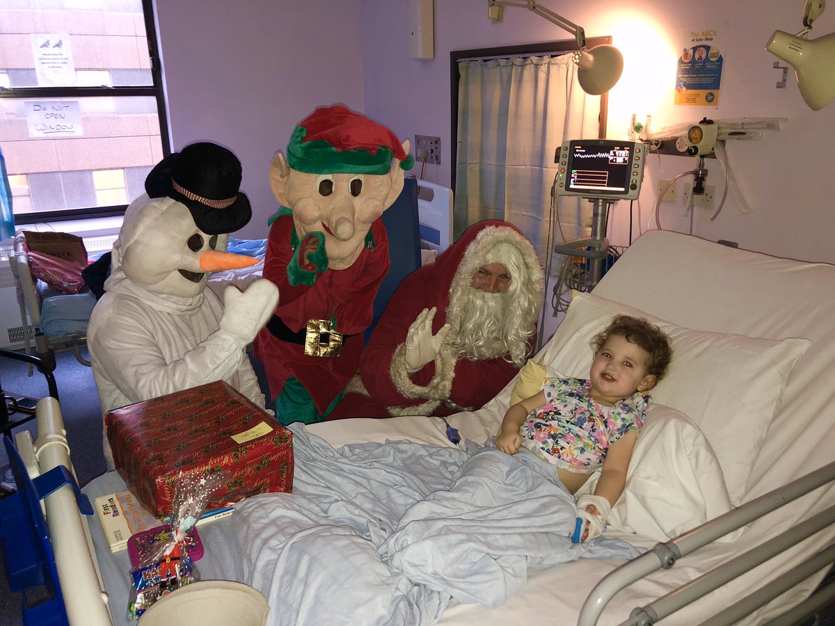 ChepRoundTable's tweet image. Fantastic time at The Royal Gwent Hospital Children’s Ward today delivering presents to all the wonderful children. So much respect for the staff who have to brave this every day. Some heart wrenching sights but lovely to make their day with a gift from Santa. #MerryXmasNHS