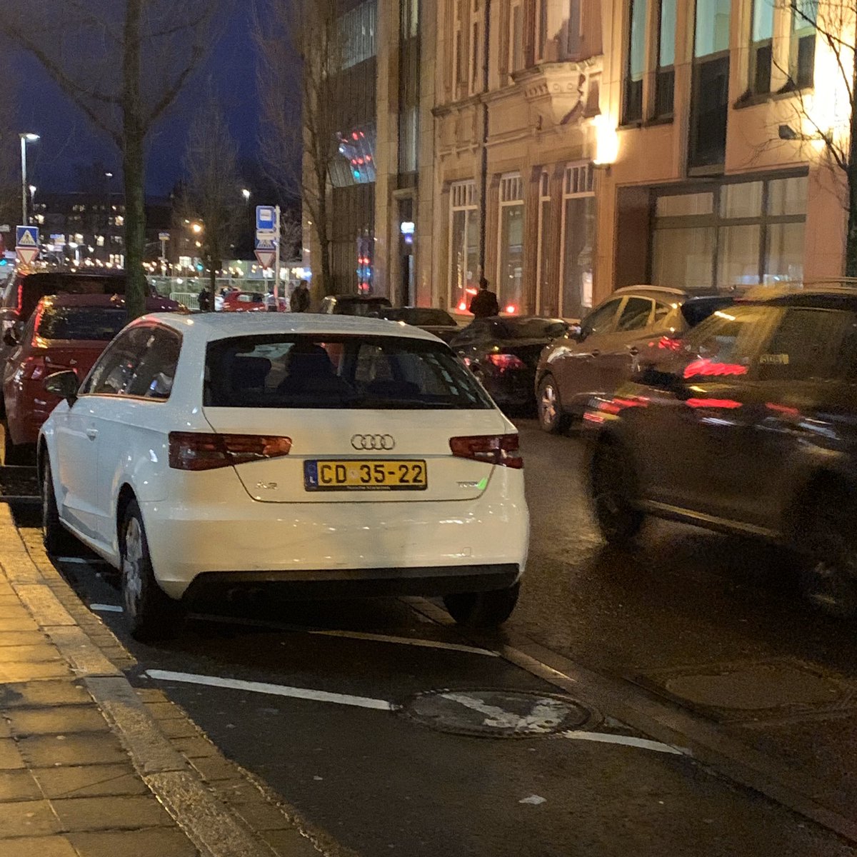 BorisMiljevic's tweet photo. Why? Just why? 😒All day everyday... @PoliceLux https://t.co/XXlIpUcnYO