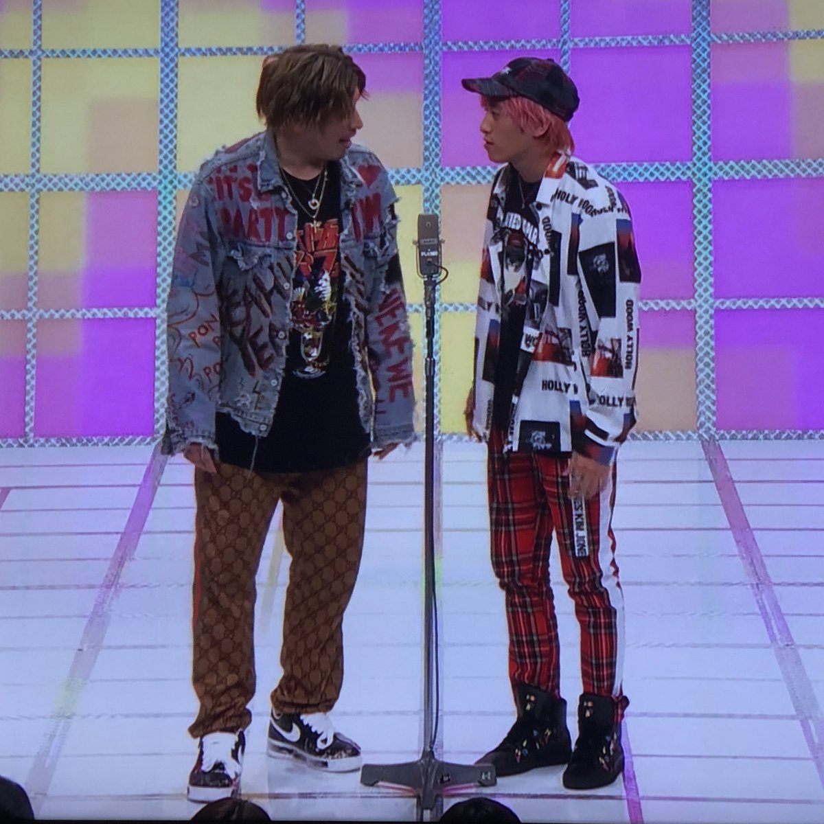 __8180__'s tweet photo. りんたろーさんの靴がジヨン 👞💕 https://t.co/l00rWBTeJU