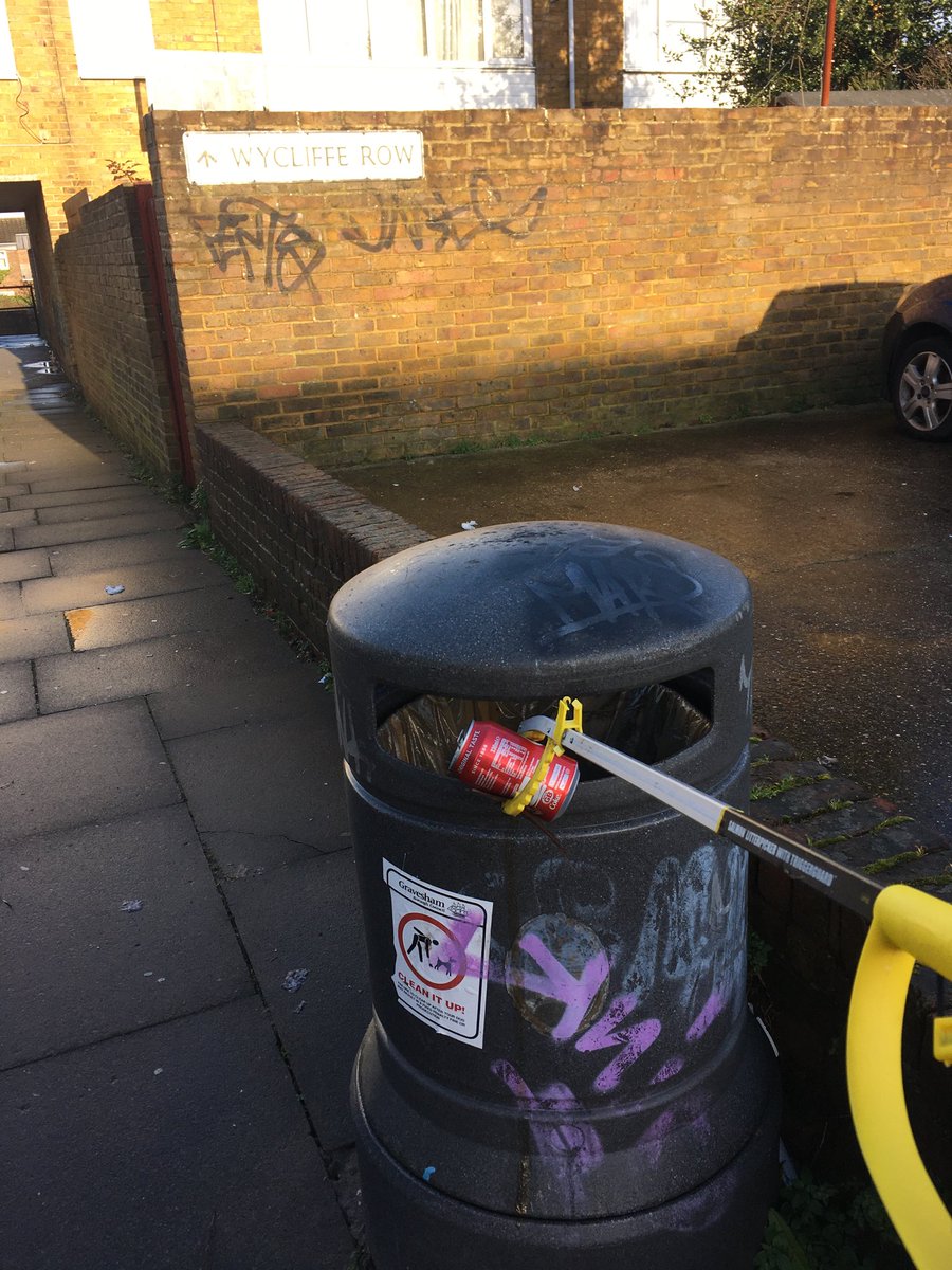 shanemochriecox's tweet photo. Out this morning in the ward doing a Community Litter Pick in #Coldharbour please join my ⁦@graveshamlabour⁩ ⁦@graveshambc⁩ ward colleague @ChristinaRolles⁩ and I every few months for this community event helping to look after the area we all live in. https://t.co/5iSAOkhn2t