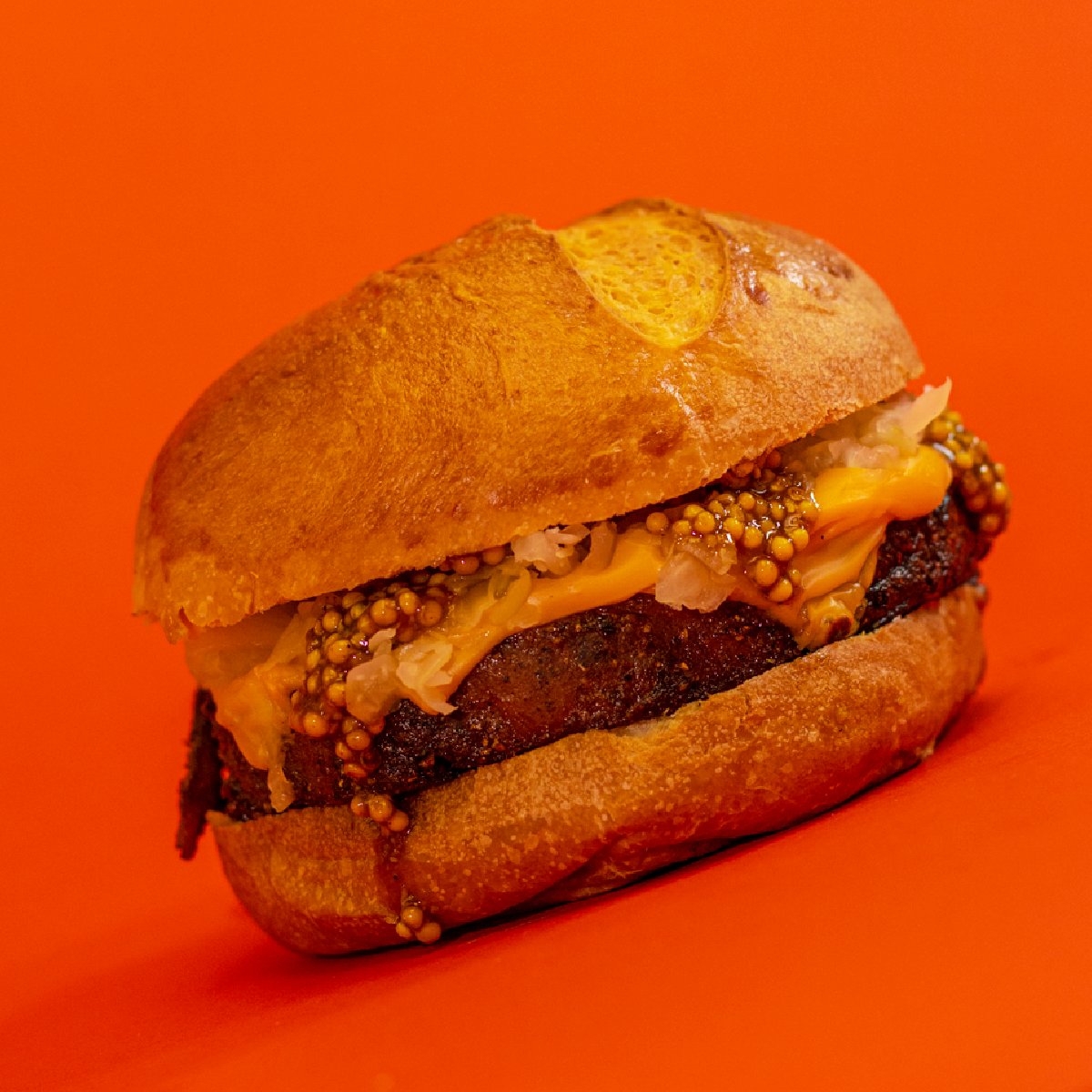 Diggsargentina's tweet photo. Digamos todo: la bondiola de Diggs es el manjar ideal para este finde súper largo que el calendario nos regala antes de las fiestas. Acompañala con una birra helada y sé feliz. Es así de sencillo.

🍔 Serrano 1580 / Reservas al 4833-0447
🍺 Costa Rica 4588 / Reservas al 4831-0459 https://t.co/YHpKcpWypZ