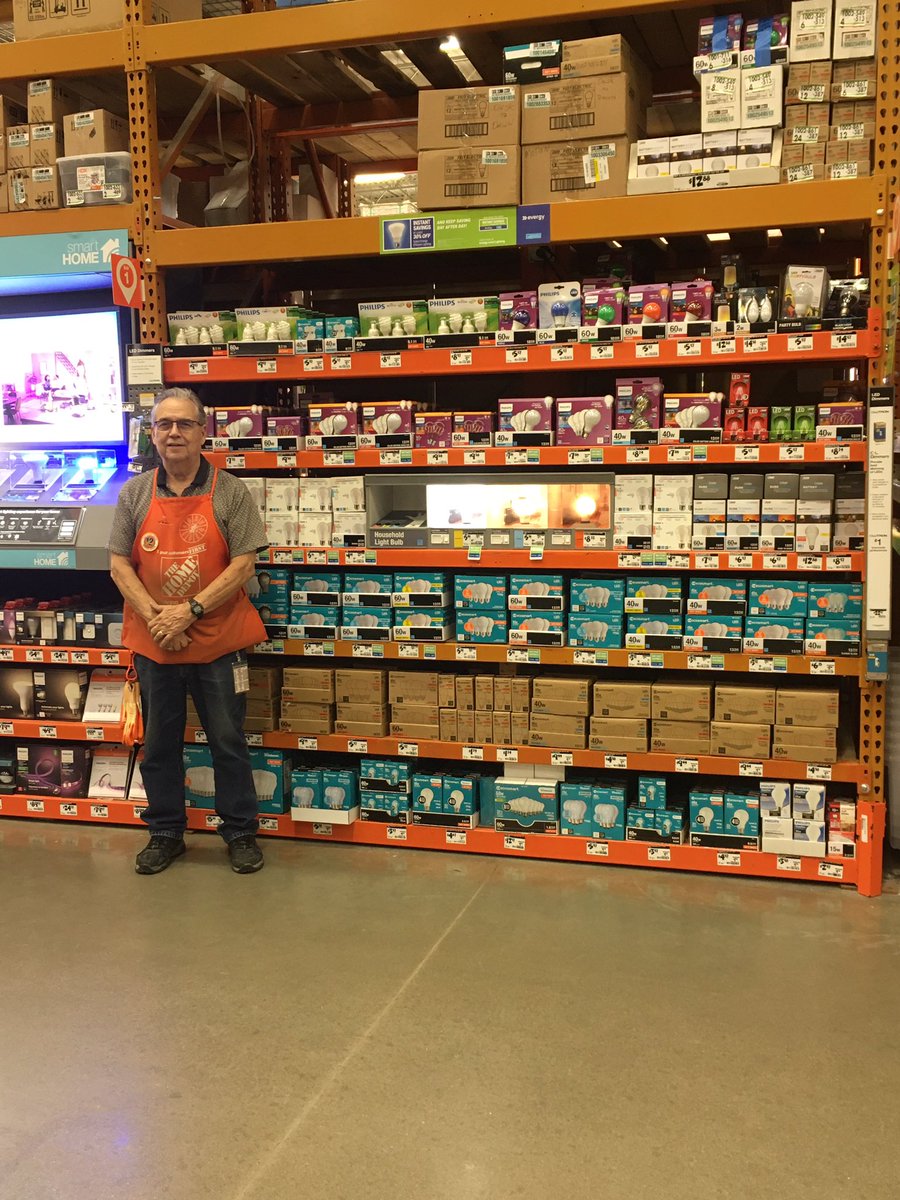 Rachael_3006's tweet photo. GOOOD morning! It’s 7:19am and Mr. Warren here; our electrical GURU, already has a #PerfectBay! Great job Warren! We appreciate all your hard work! #TheGreat3008 @andrewschilli @MichaelL3008 @GeoffRandallTHD https://t.co/9sJYiYMTao