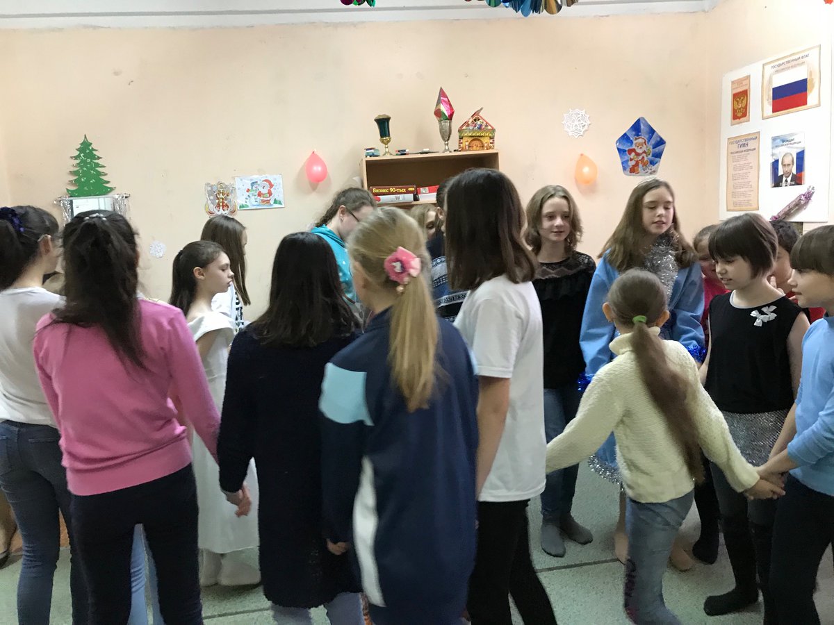 osmnadezda2's tweet photo. 21.12.19 на Кирова 143 в д/к «Ровесник» к Новому году провели развлекательную игру -«Поле чудес»с призами и подарками. @promadm @ любимыйгород @ https://t.co/TQqnOfMA9h