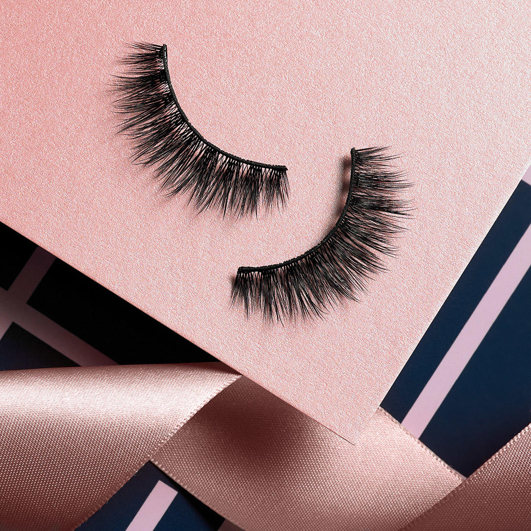 'Gimmie Gimmie' lots of lashes for Christmas! This style from our Most Wanted collection is super popular and we can see why! 💖 #eyluremostwanted