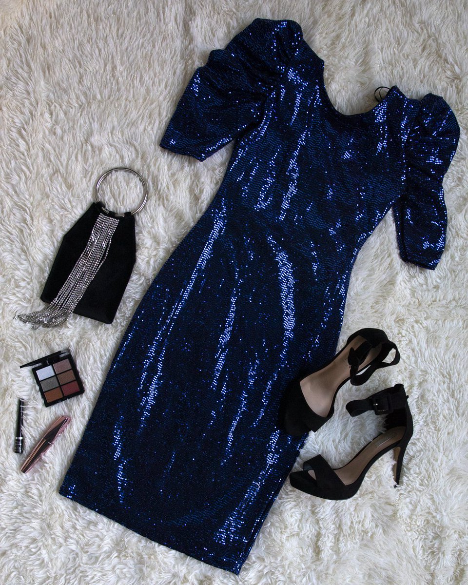 تألق مع هذا الفستان الأزرق الساحر احصل على المظهر الكامل الآن في المتاجر وعلى الإنترنت فساتين P Img Src بأكمام طويلة فستان بدون أكتاف