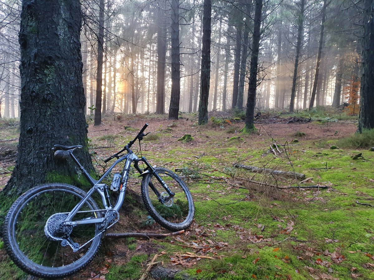 ExmoorMtb's tweet photo. Early morning ride near minehead.
#exmoormtb #mtb #exmoor #lovewhereyoulive #muddy

Head over to our fb page to find out about future rides. https://t.co/qrzU9WoCbZ