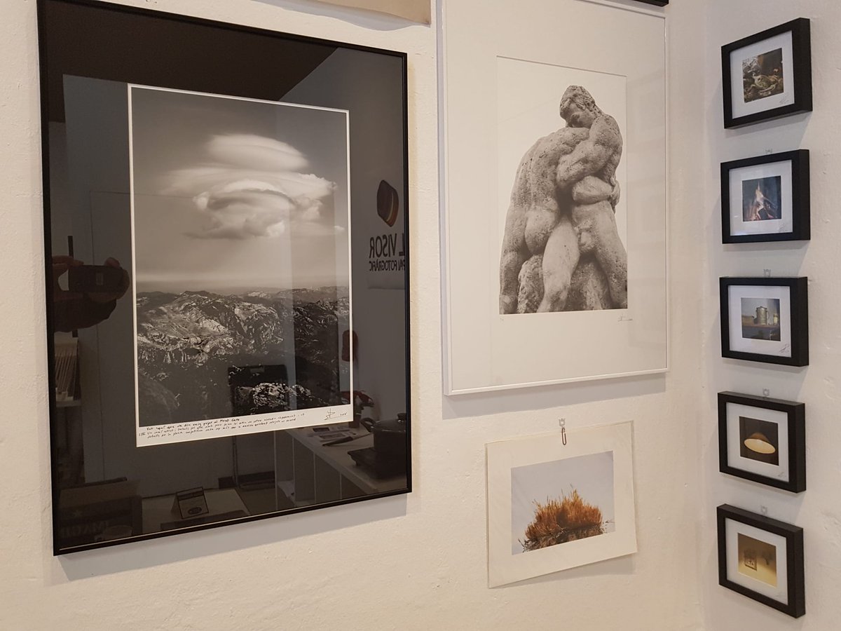 ElVisorBCN's tweet photo. Algunes de les obres de @Jordi_Capell i @TabareMoreyra que podeu trobar a @ElVisorBCN en el #FotoMercat de #Nadal 
#mercadillo de #fotografia
Estem al C/ Indústria 68 BCN
AQUEST NADAL REGALA ART https://t.co/wolc336ceO