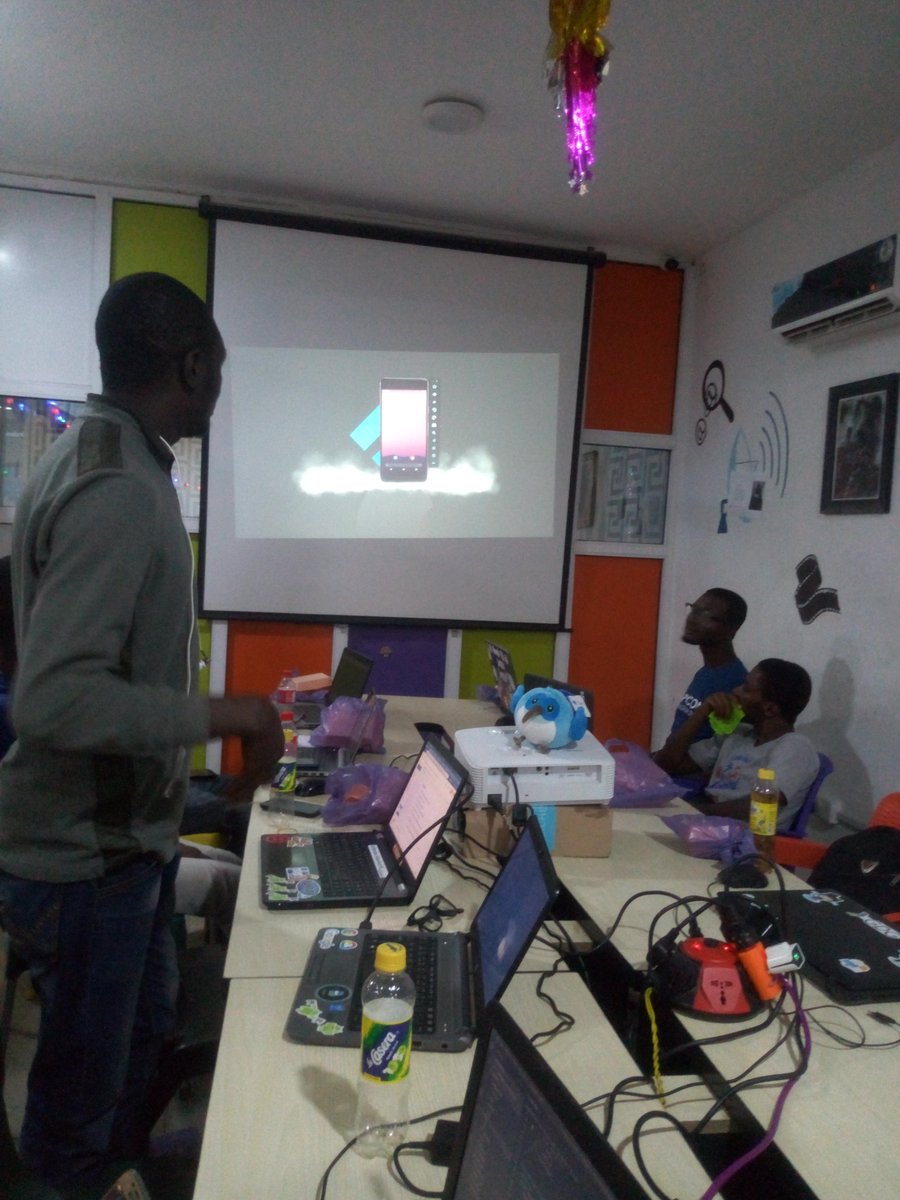 zaarab001's tweet image. Flutter App Demo by @am_jaykon 
 #Minna @GDGMinna #FlutterInteract #FlutterInteractMinna