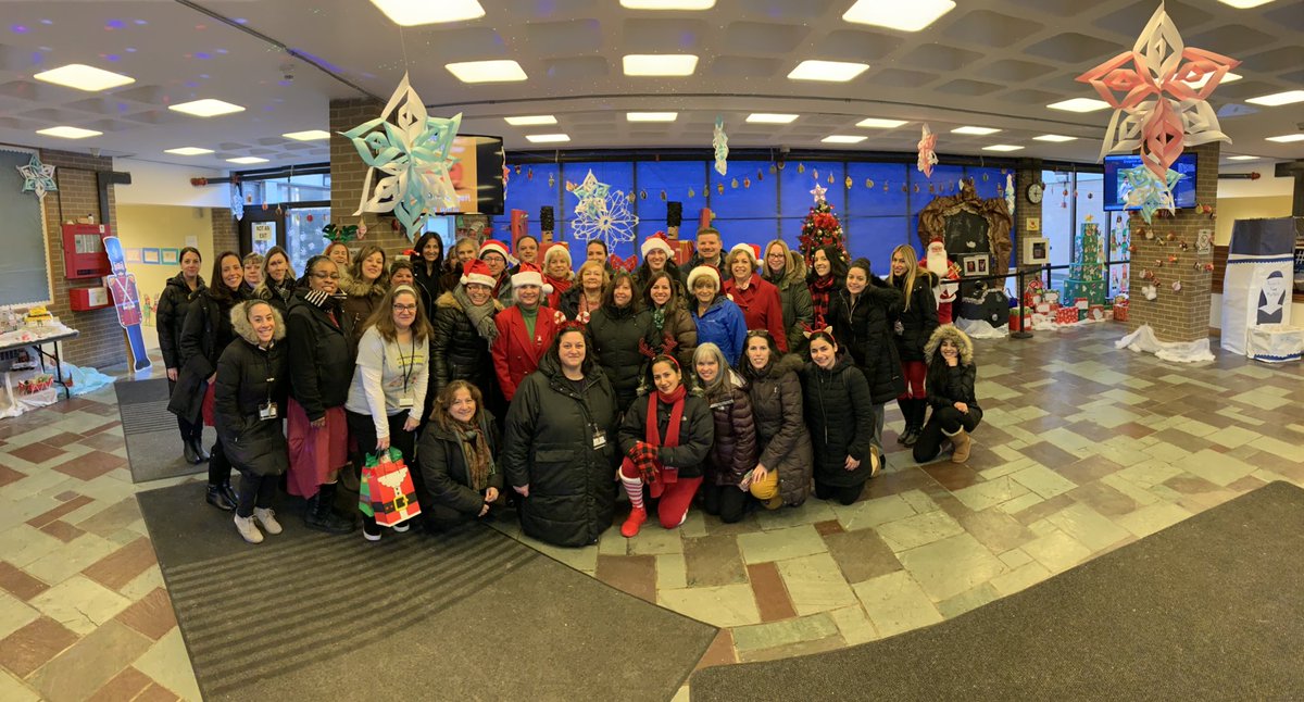 bookgirl614's tweet photo. Enjoy some holiday greetings from the #Dolphins!  @wnyps2 @WestNYSchools @njea @HudsonCoNJDOE #WeAreDolphins #PS2Pride click on the link to check out some adorable holiday messages!  https://t.co/FlVypfc6rC https://t.co/9jQrRhyfTi