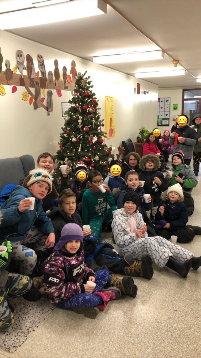 richer_school's tweet photo. All the students were treated to a sleigh ride, hot chocolate, and cookies today!  What a great way to end 2019 at school! https://t.co/SYZ2VnXgNZ