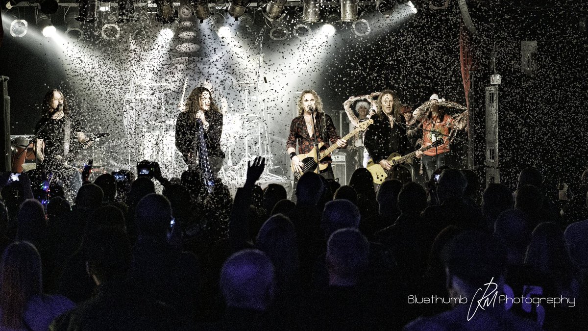 Belting end to a fantastic year of live music gigs! <a href="/Tivoli_Venue/">The Tivoli Venue</a> <a href="/roki_miah/">roki</a> <a href="/Emily28104526/">Emily</a> <a href="/CATSinSPACEband/">Cats In Space</a> here's to 2020!