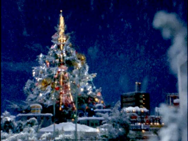 02f04 ユウ 今日は ウルトラマンタロウ 38話 ウルトラのクリスマスツリー が放送された日です 1973年12月21日放送 ミラクル星人 テロリスト星人登場 いずれはスカイツリーにもウルトラシリーズにてクリスマスツリーになってもらいたい T