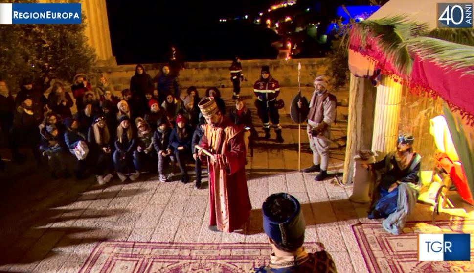 tgrregioneuropa's tweet photo. Domani #22dicembre 11.29 @RaiTre #natale2019 @Matera2019 Alla scoperta del suggestivo #Presepe vivente, "pezzi di mondo" nel cuore di #Matera, nel servizio di @ldilau del @TgrBasilicata https://t.co/qSd9J0RYz9