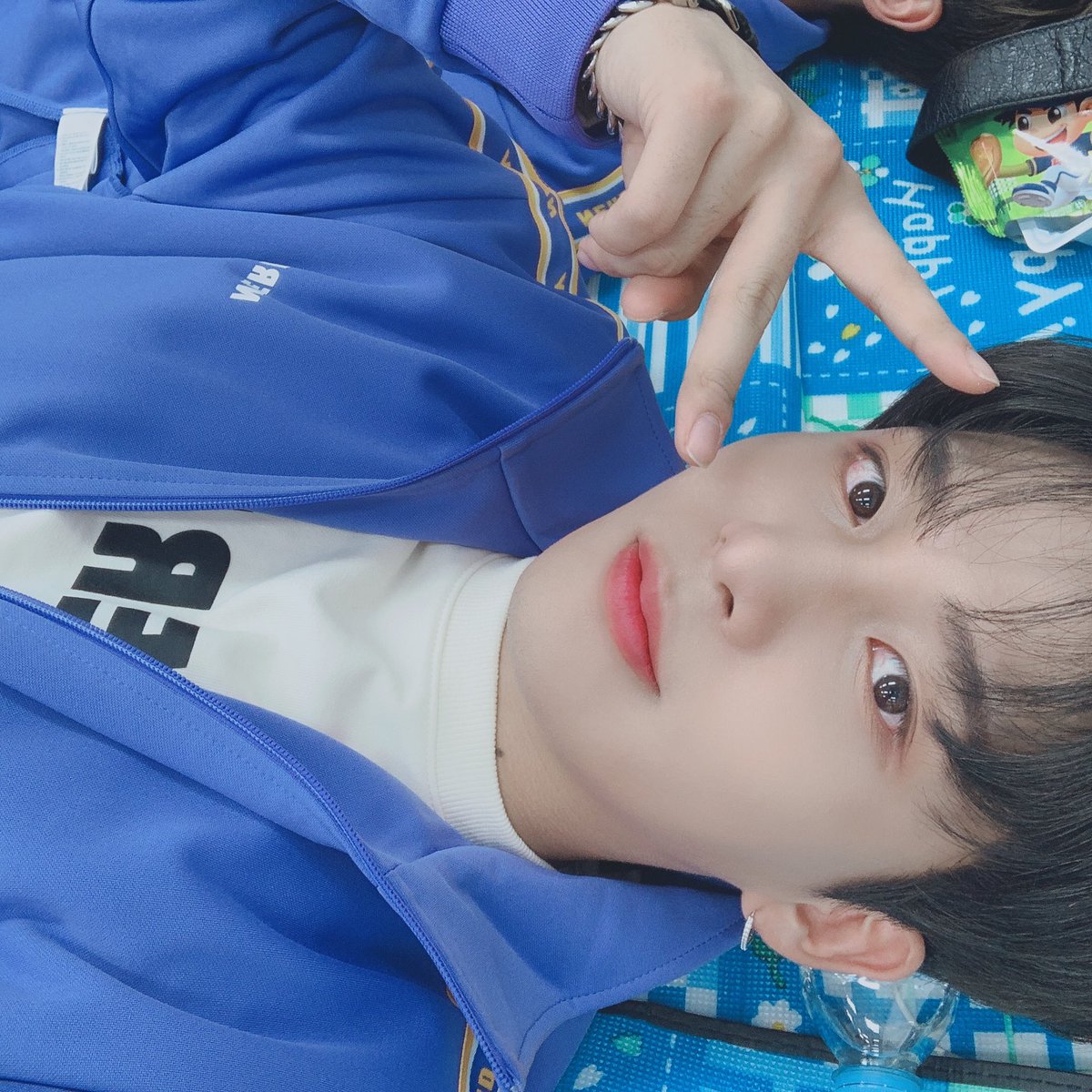 ATEEZofficial's tweet photo. [#종호] 종호표 눕샷...?🤗
#ATEEZ #에이티즈 https://t.co/XdbxBCFC9j