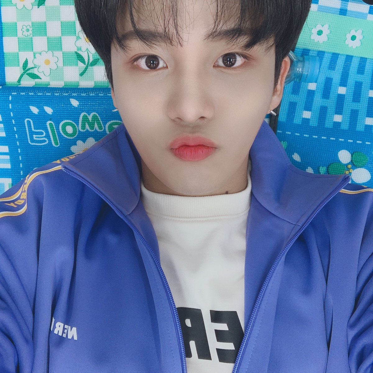 ATEEZofficial's tweet photo. [#종호] 종호표 눕샷...?🤗
#ATEEZ #에이티즈 https://t.co/XdbxBCFC9j