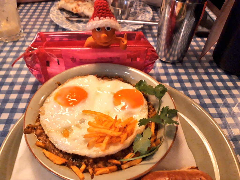 RickieWrites's tweet photo. Breakfast @Dishoom 
Lunch @IndigoStFood 
Sense a comfort food pattern yesterday https://t.co/zNwS1MrgYk