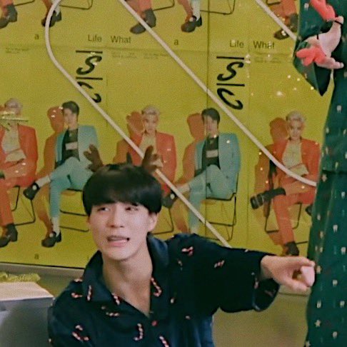 : จะมิง!!แมงฉาบบบ แมงฉาบอยุ่ในห้องโน่ ตีๆๆให้หน่อยเด้
บาป
: โหยยย;.; ละเค้าจะนอนไง
ห้องพี่ มานอนห้องพี่
: ห้องตัวมั่ยมีแมงฉาบแน่นะ
เออเชื่อดิ มีแต่งู