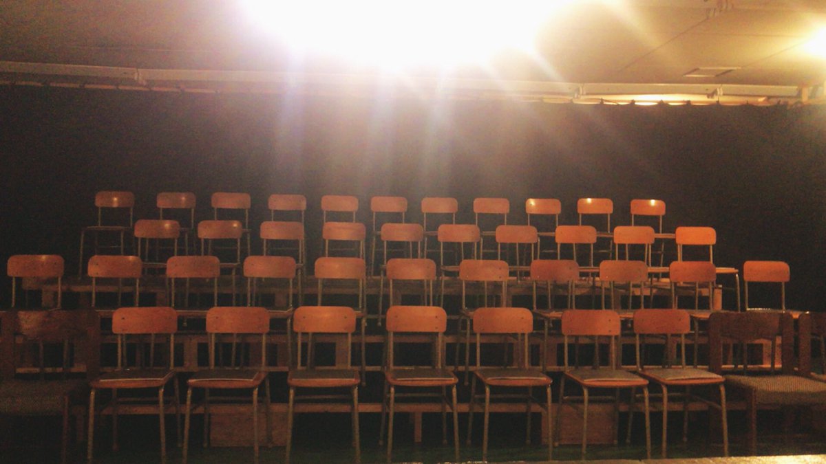 wakka1228's tweet image. #ユニークポイント 「#3sheep 」本日も無事終演、明日が千穐楽です。寂しいな、もう少しこの役と一緒に居たかったな。孤独に気付いているのかいないのか分からない、この先もきっと心に深く棘の刺さったまま生きていくであろうこの人と。明日も、この場所で待っています。