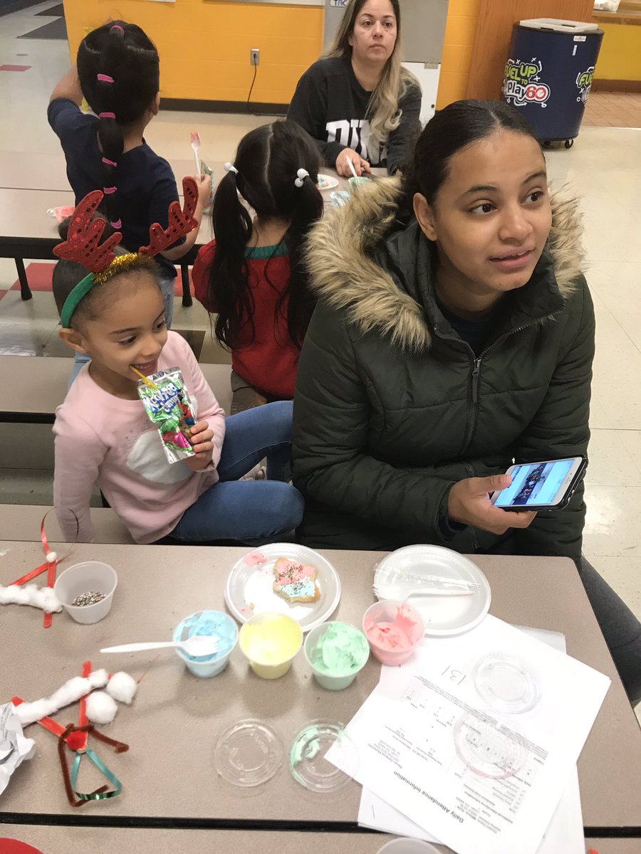 DohanosP's tweet photo. Parents of Preschoolers Holiday gathering and program. #minititans #collaboratewithintegrity https://t.co/V9d82LvTBJ