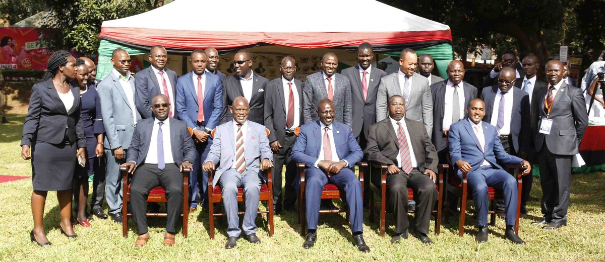 WilliamsRuto's tweet photo. During a courtesy call on President @KagutaMuseveni at State Lodge, Mubende and laying a foundation stone for William Ruto Institute of African and Leadership Studies at @MakerereU, Kampala, Uganda. https://t.co/aGaSIxlTN6