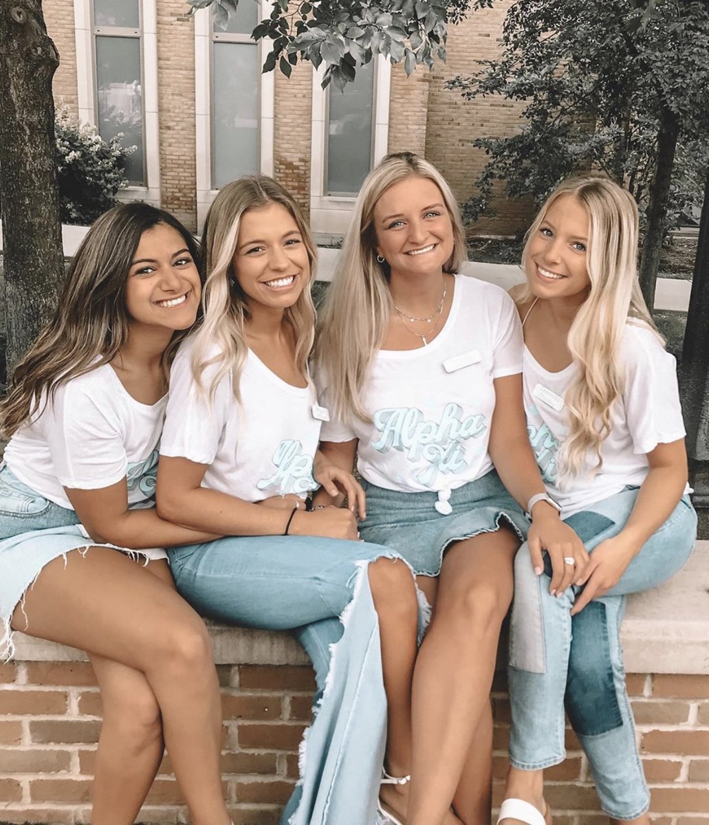 Ready, set, glow! 💙#AlphaXiDelta