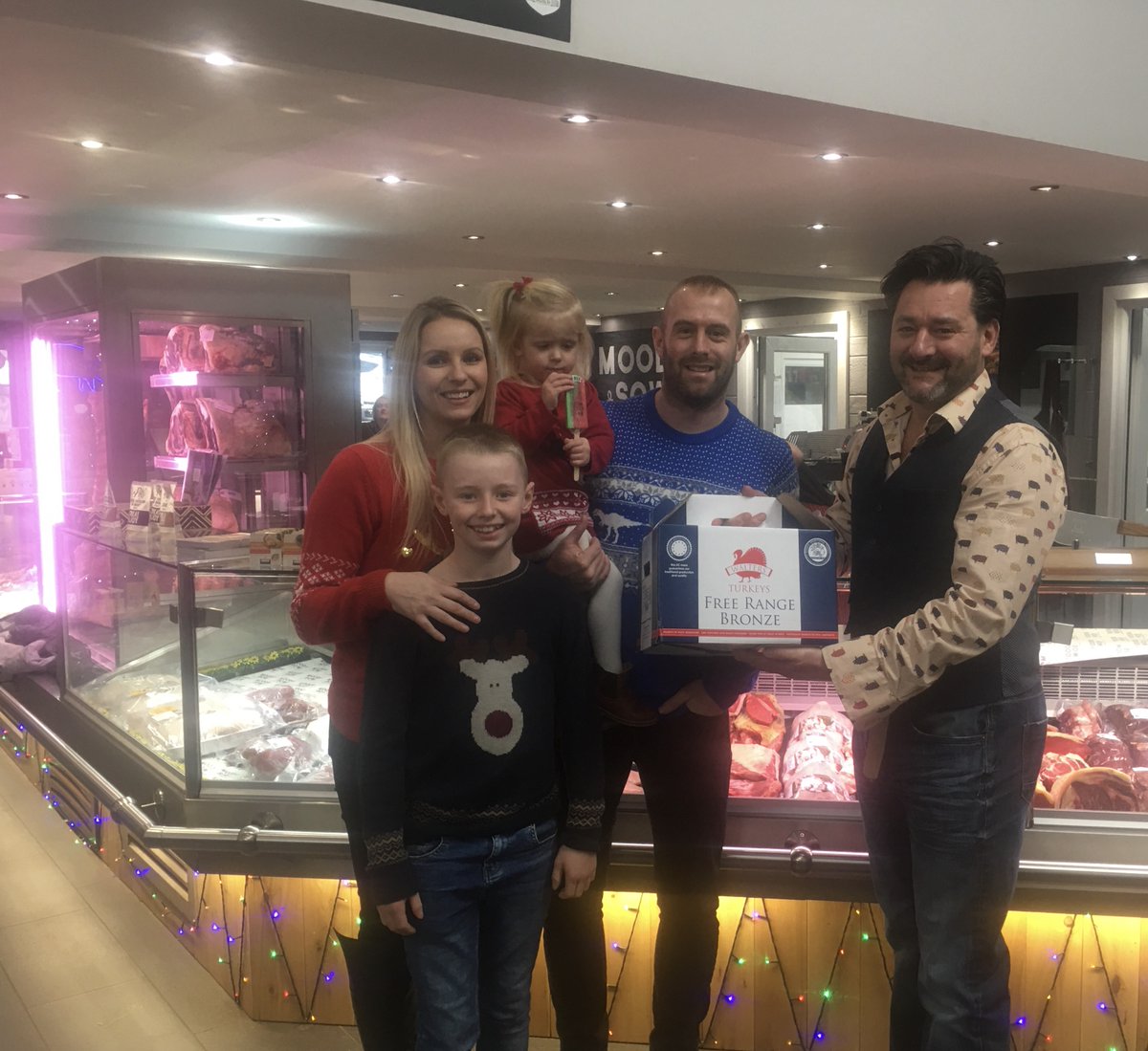 Congratulations to Chelle Ham and her family in winning the fabulous Christmas hamper giveaway <a href="/moodysow/">MOODY SOW FARM SHOP</a> <a href="/WaltersTurkeys/">Walters Turkeys</a> hope you enjoy.
We would like like to thank everyone who entered.
Merry Christmas and a happy new year.