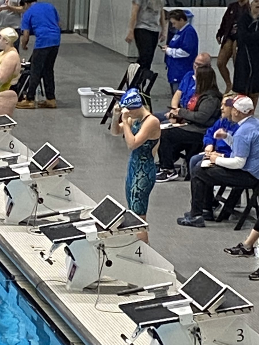Tidegirl_1's tweet photo. Getting her first shot at county! Great job by all Flashes! Finals today! @FCFlashes #WinCounty #GoFlashes https://t.co/GMv3vVf3GV