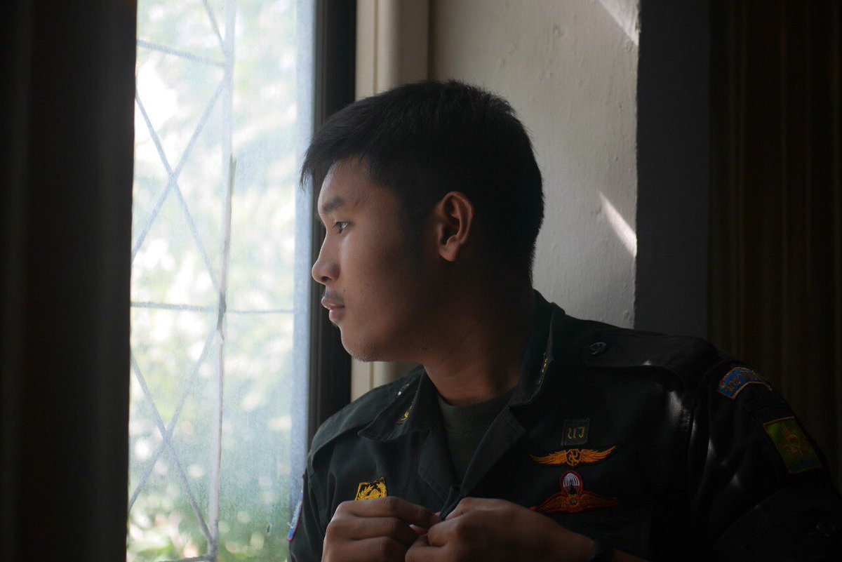 flukraider's tweet photo. เห็นผมเป็นของเล่น พี่เคยร้องไห้เพราะของเล่นหายป่ะคับ https://t.co/K1cS1bIDrm