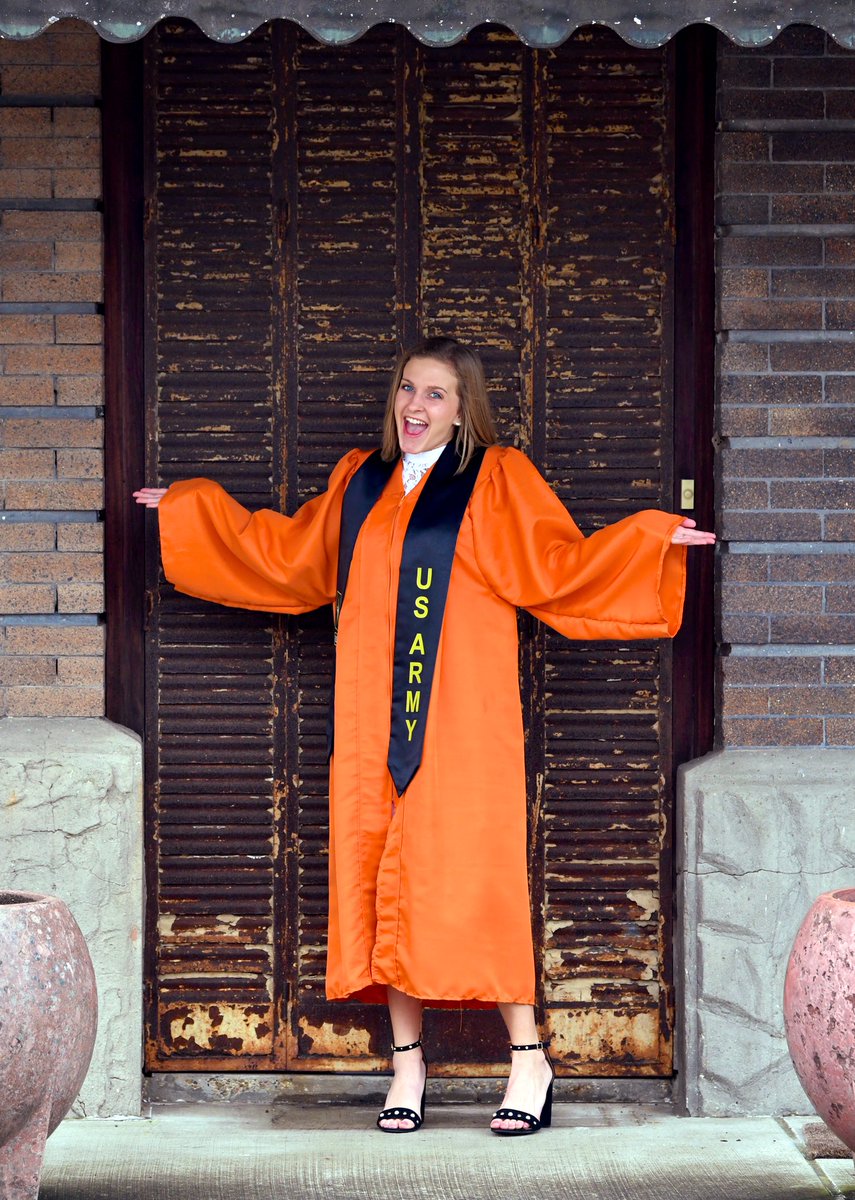 MaddisonReAnn's tweet photo. Can we make Military Announcements a thing now?? #armybound https://t.co/llYDhIj68z
